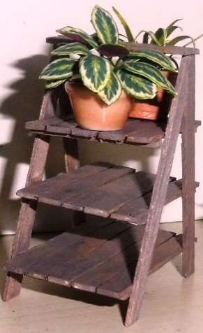 étagère en bois triangulaire
